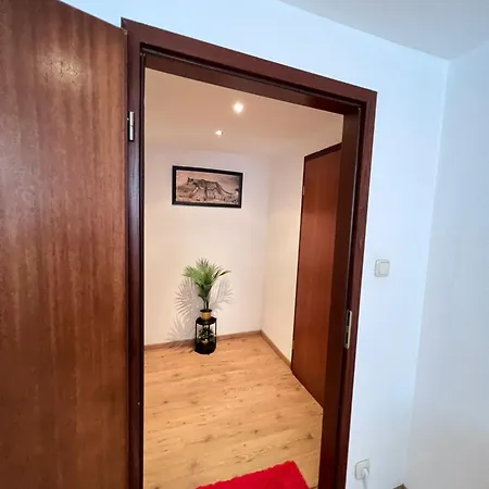 Cozy Flat Near Maastricht Heerlen Aachen شقة